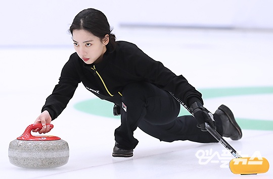 nu van dong vien bi da tren bang noi tieng anh 1