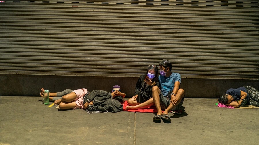 nguoi Philippines tiem vaccine Covid-19 anh 2