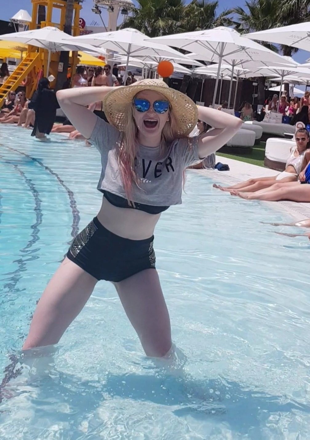 bi mia mai khi dang anh bikini anh 2