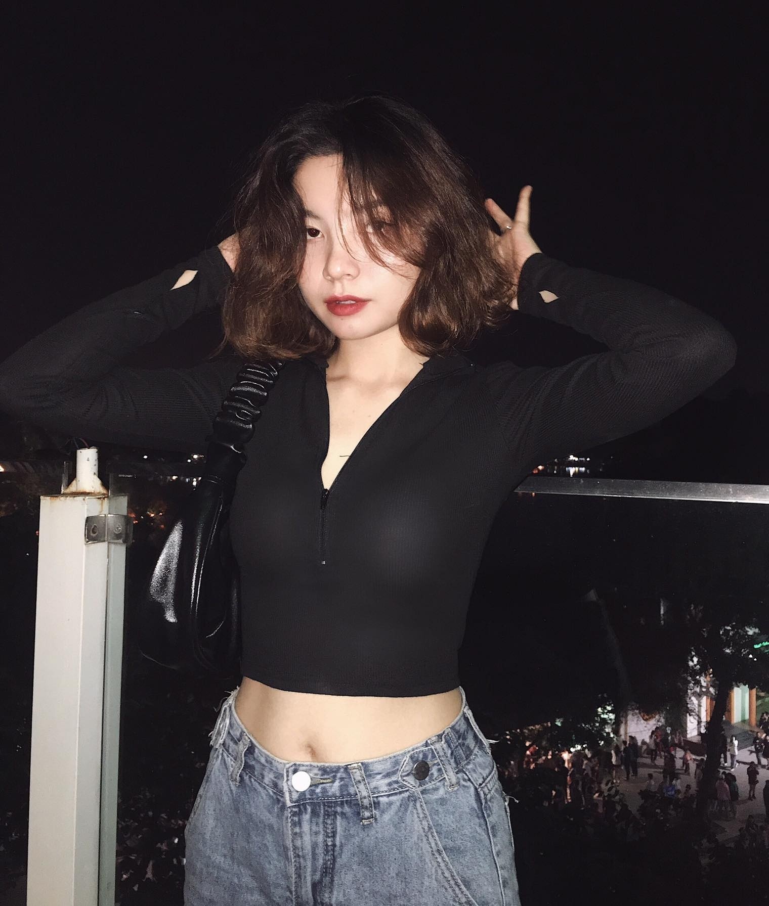 Chị ong nâu và em bé phiên bản thất tình ảnh 3 Chi ong nau va em be phien ban that tinh anh 3