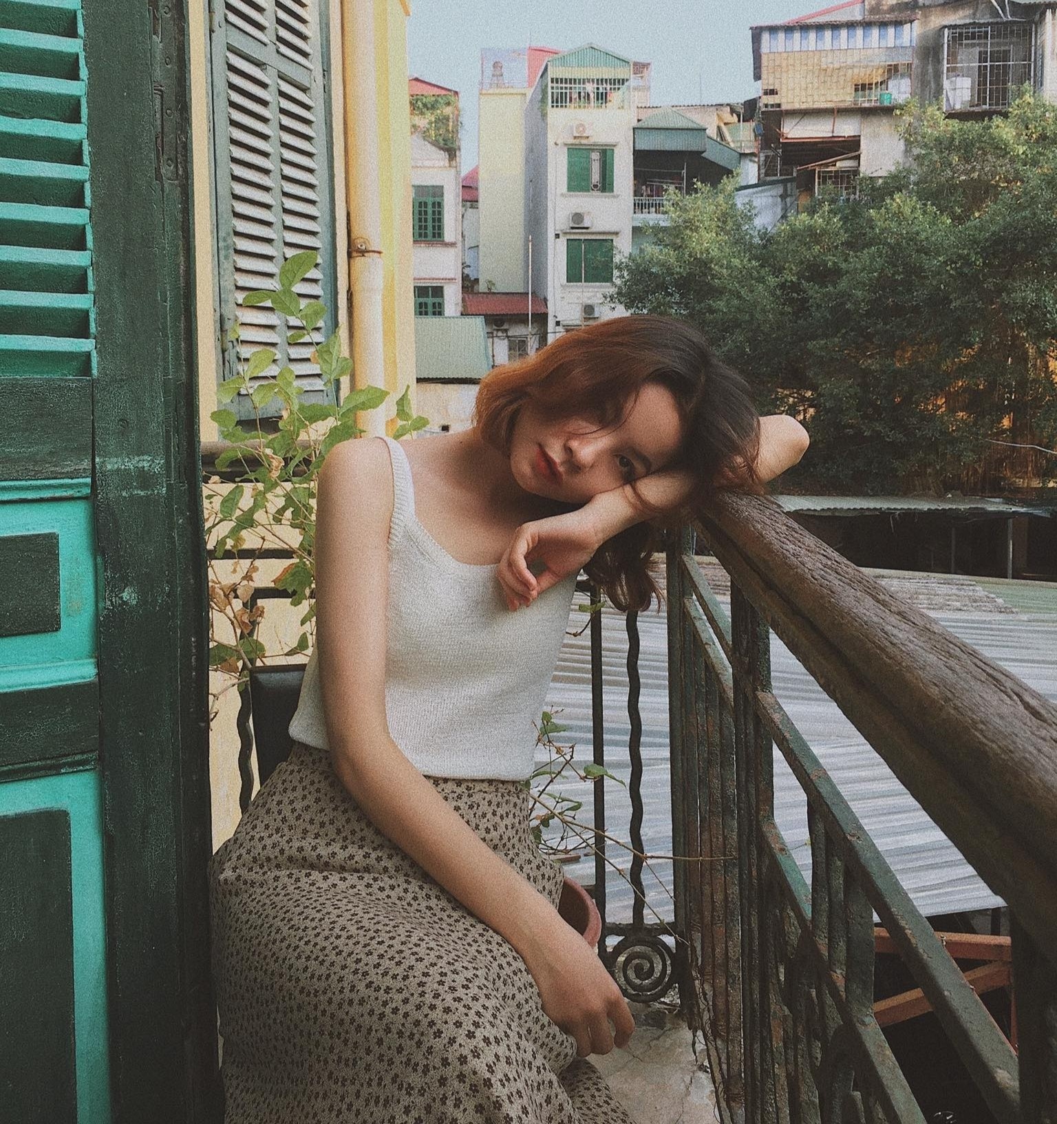Chị ong nâu và em bé phiên bản thất tình ảnh 4 Chi ong nau va em be phien ban that tinh anh 4