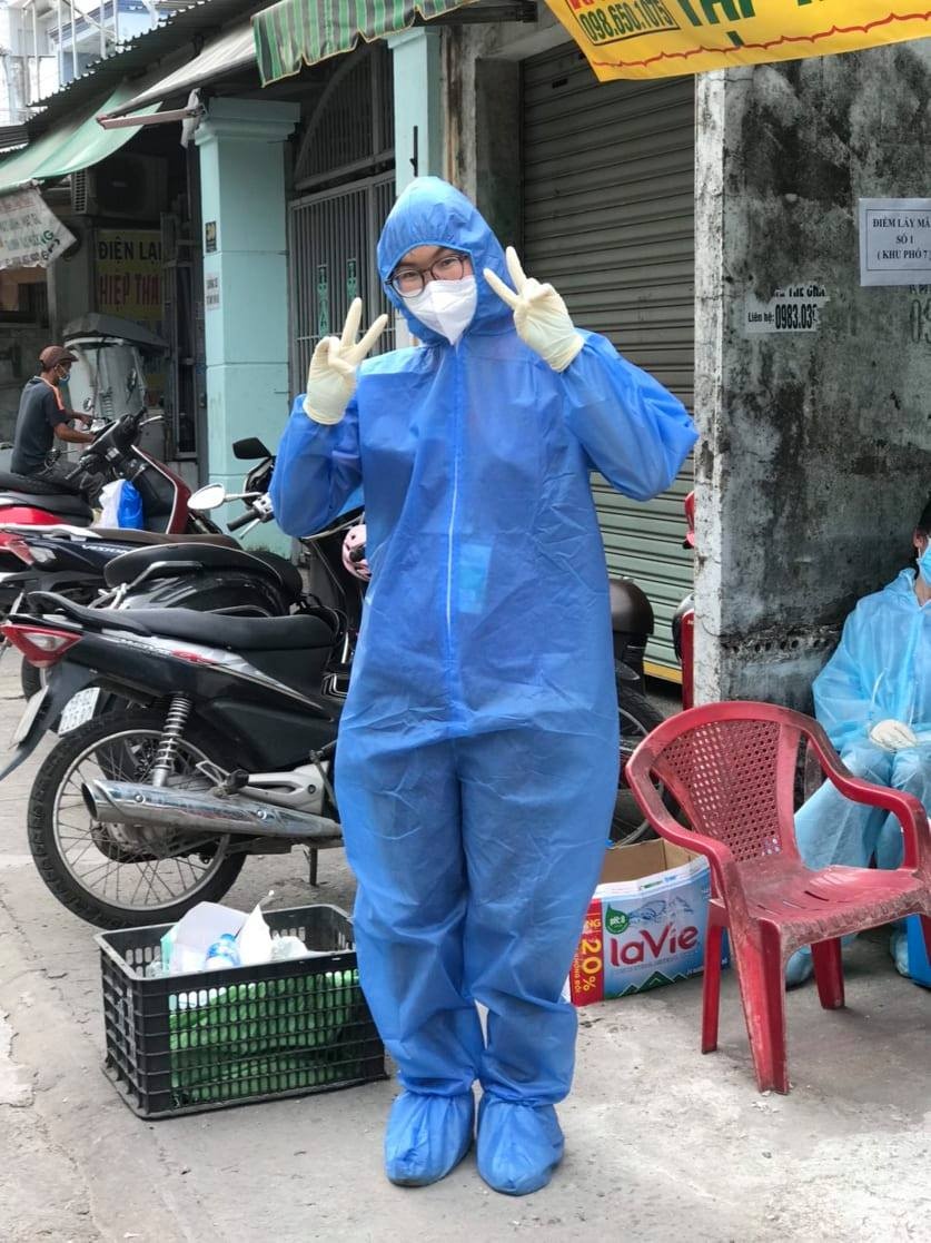 tinh nguyen vien che o cho cu gia anh 4