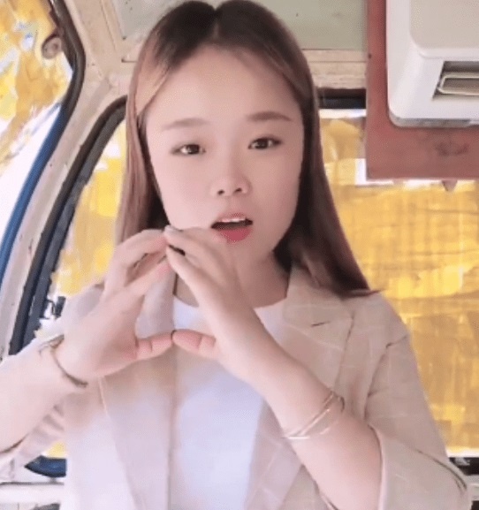 hot girl cong truong qua doi anh 2