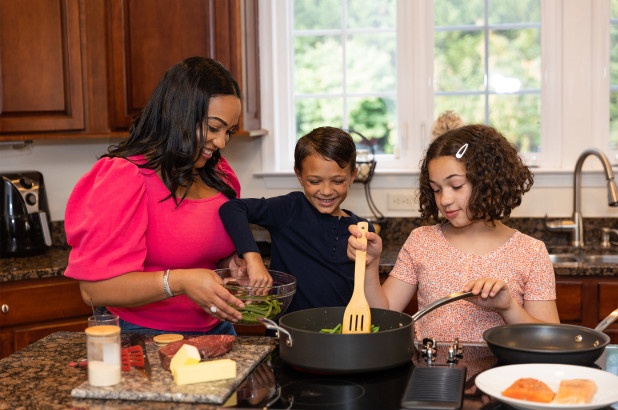 ba me cho con an keto anh 2