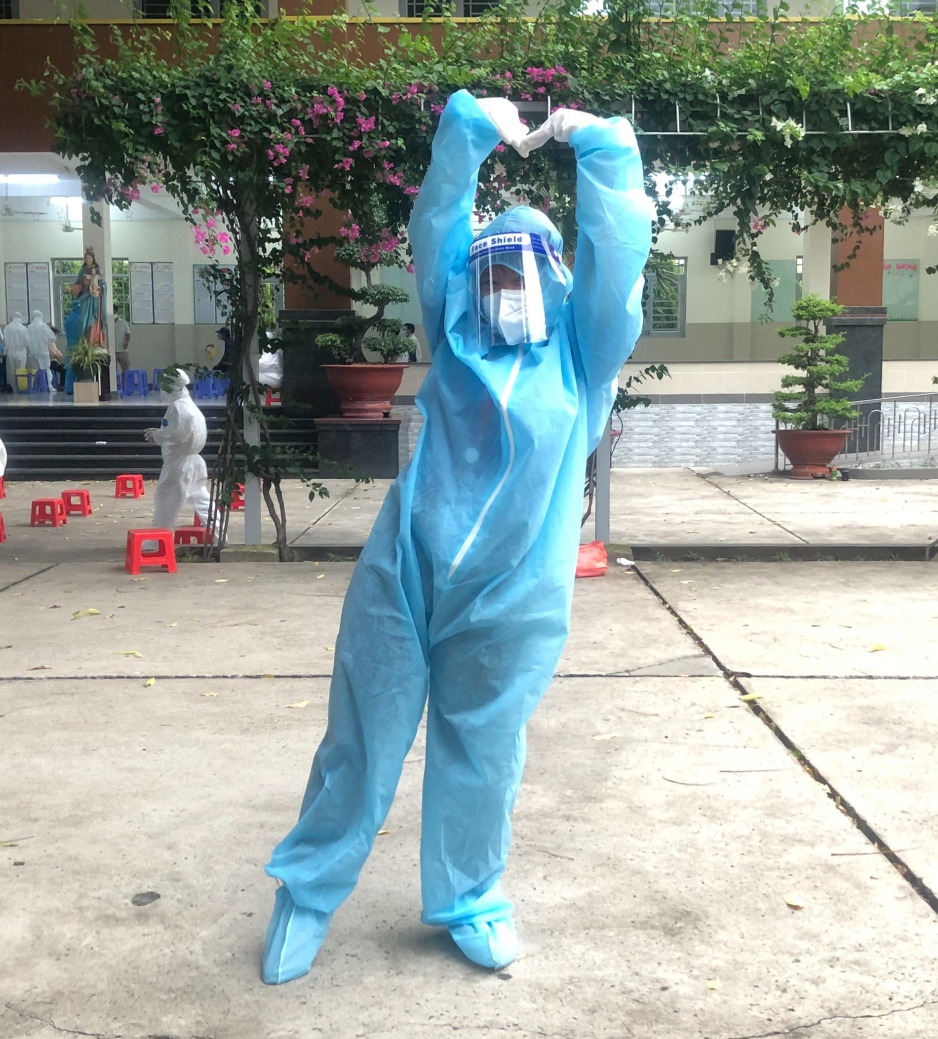 nu tinh nguyen vien chong dich anh 5