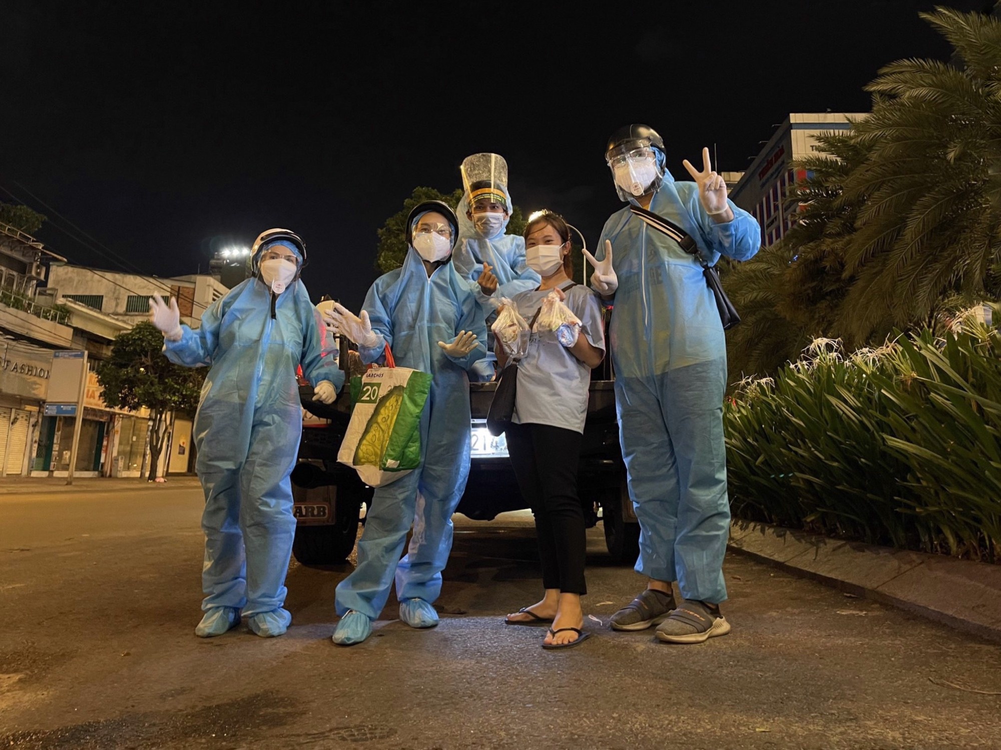 nu tinh nguyen vien chong dich anh 4