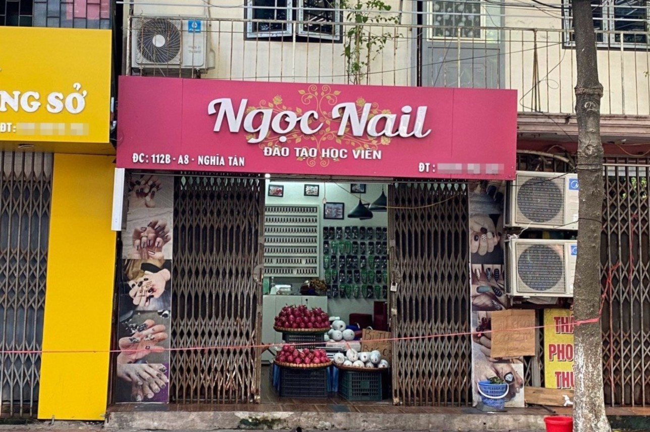 Tiem nail, quan com dong cua, chuyen sang ban rau cu, trai cay hinh anh