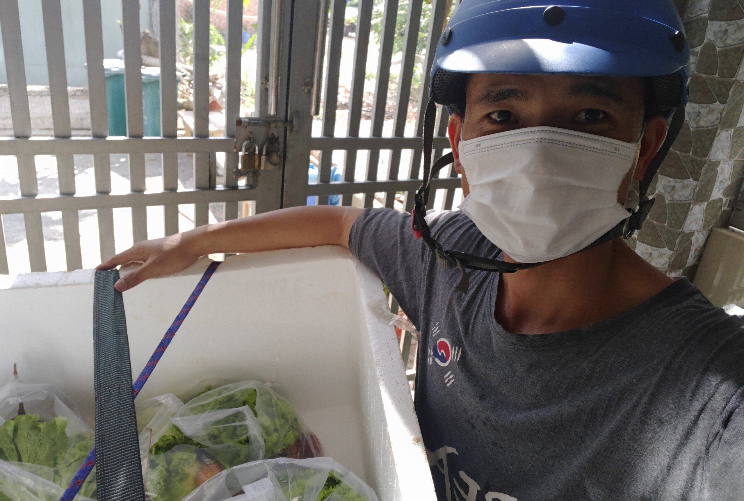 Cho tung tui rau cu di tang nguoi la o Binh Duong hinh anh