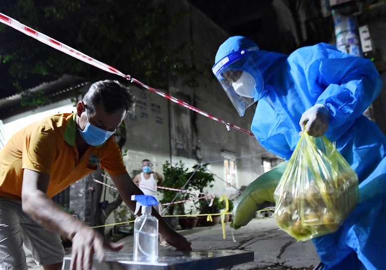 Nguoi kho khan trong dich duoc giup do nho Zalo Connect hinh anh