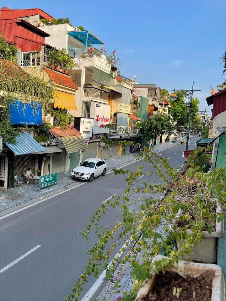 tặng quà người khó khăn qua ban công ảnh 1 tang qua nguoi kho khan qua ban cong anh 1