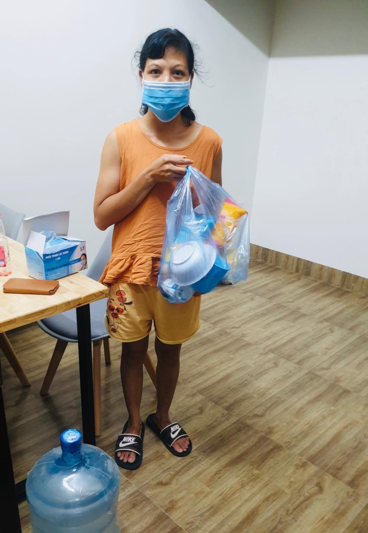 chu doanh nghiep cho nguoi kho khan o mien phi anh 6