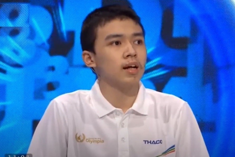 'Duong len dinh Olympia' tiep tuc gay tranh cai vi sai kien thuc hinh anh