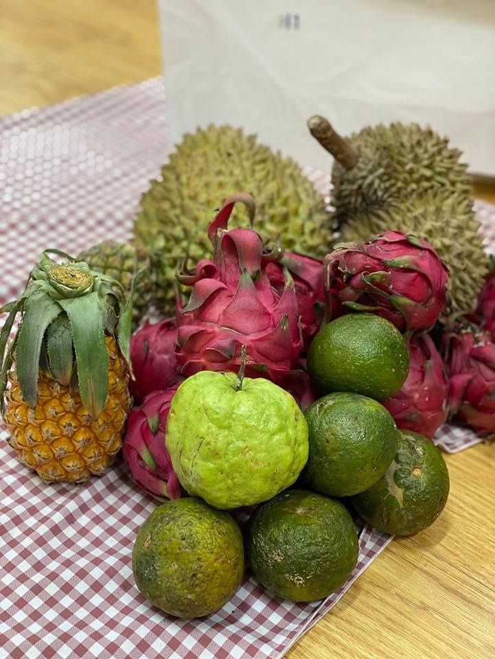 tình nguyện viên được tặng đồ ăn ảnh 4 tinh nguyen vien duoc tang do an anh 4