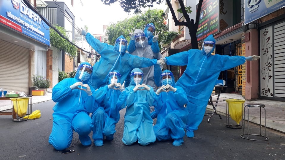 vo chong cung di tinh nguyen anh 2