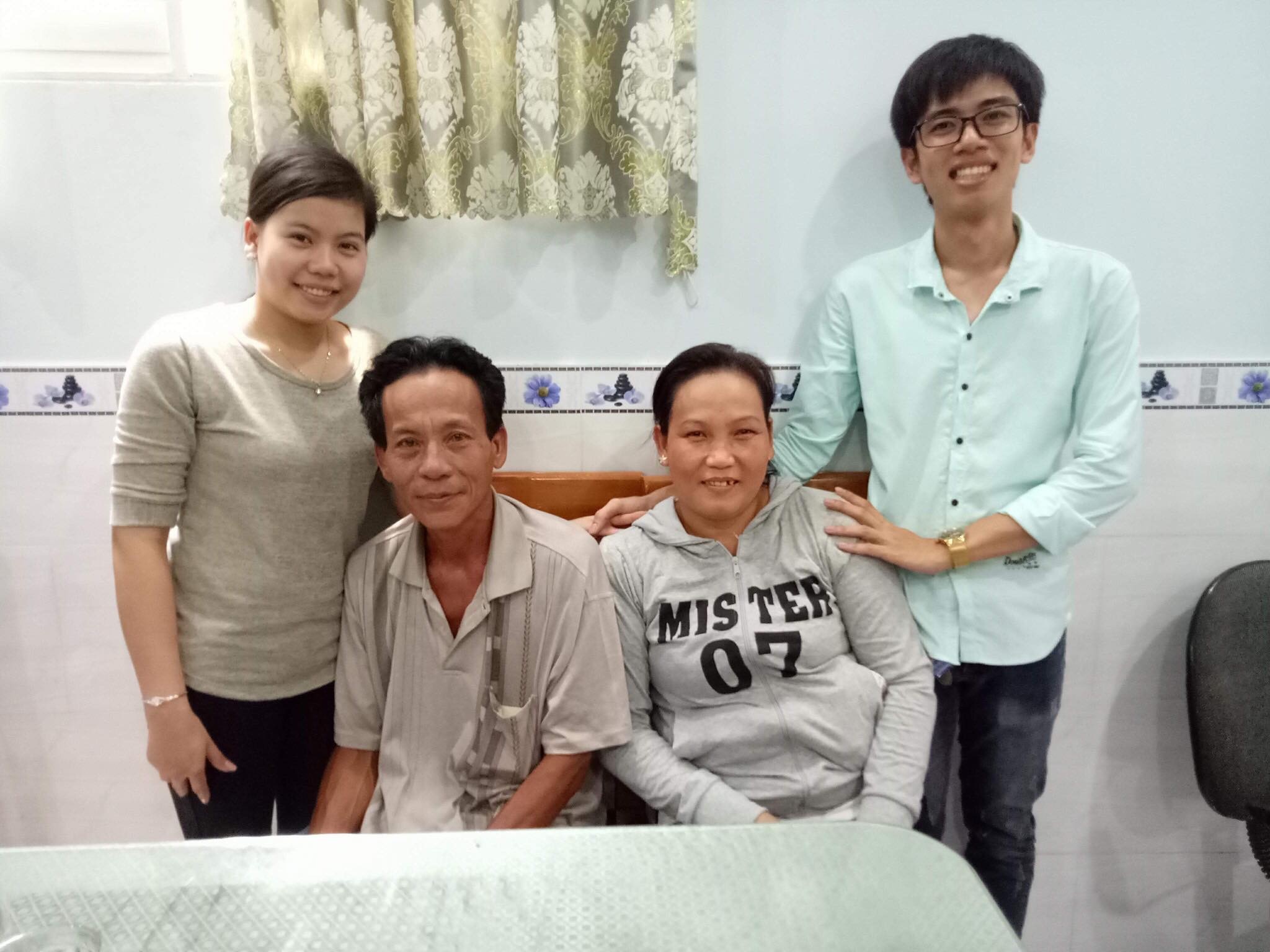 gia dinh co 5 F0 anh 2