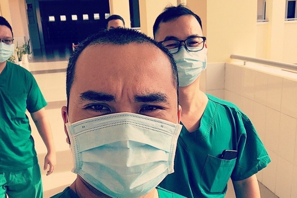 Am thanh am anh voi bac si dieu tri benh nhan Covid-19 hinh anh