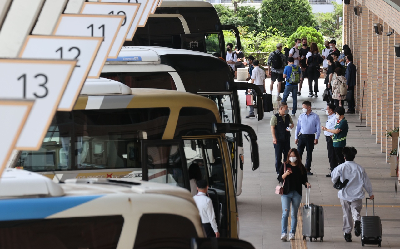 nguoi Seoul du lich trong ky nghi le anh 1