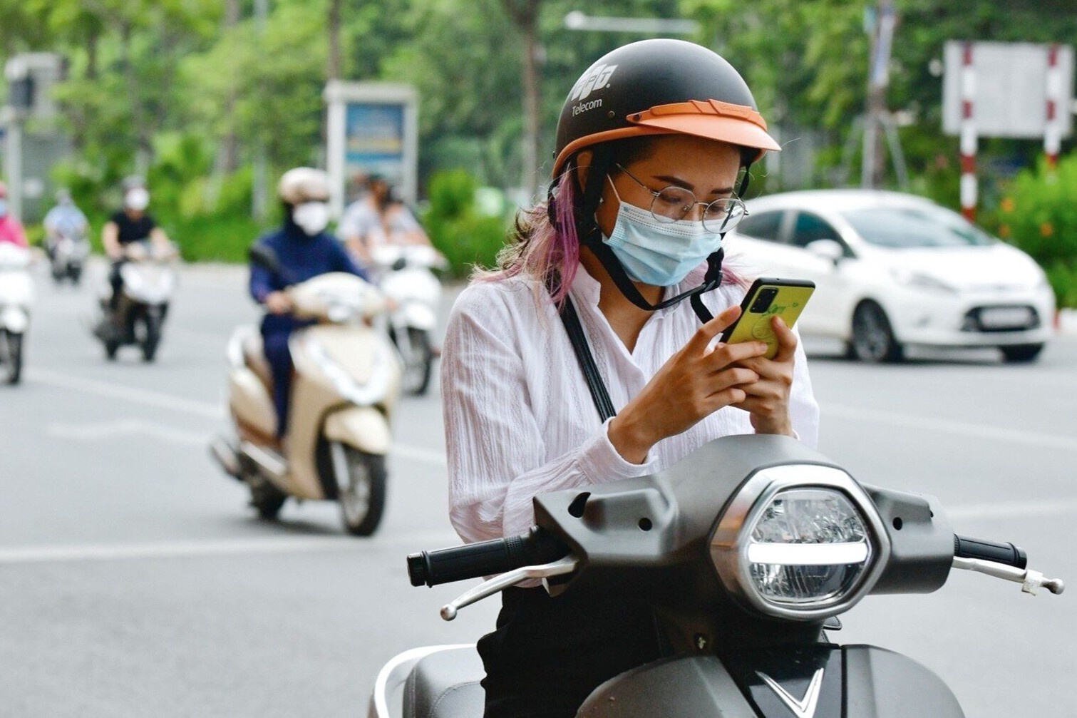 Duoc noi long gian cach, nhieu nguoi van han che, tranh di ra ngoai hinh anh
