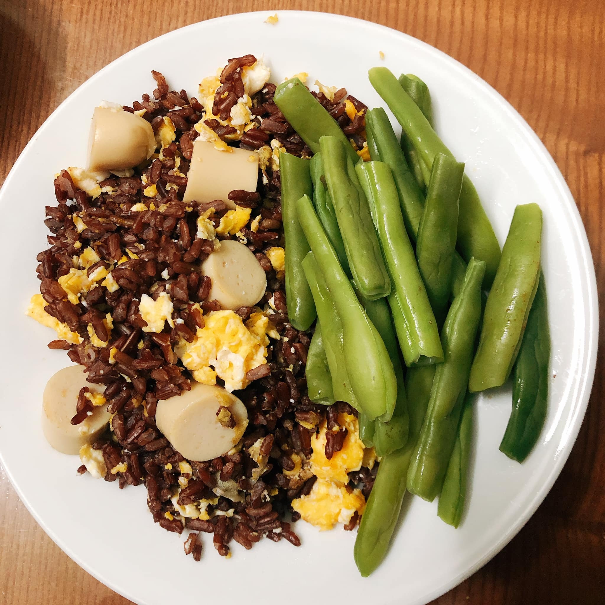 hoc nau an khi o nha gian cach anh 10