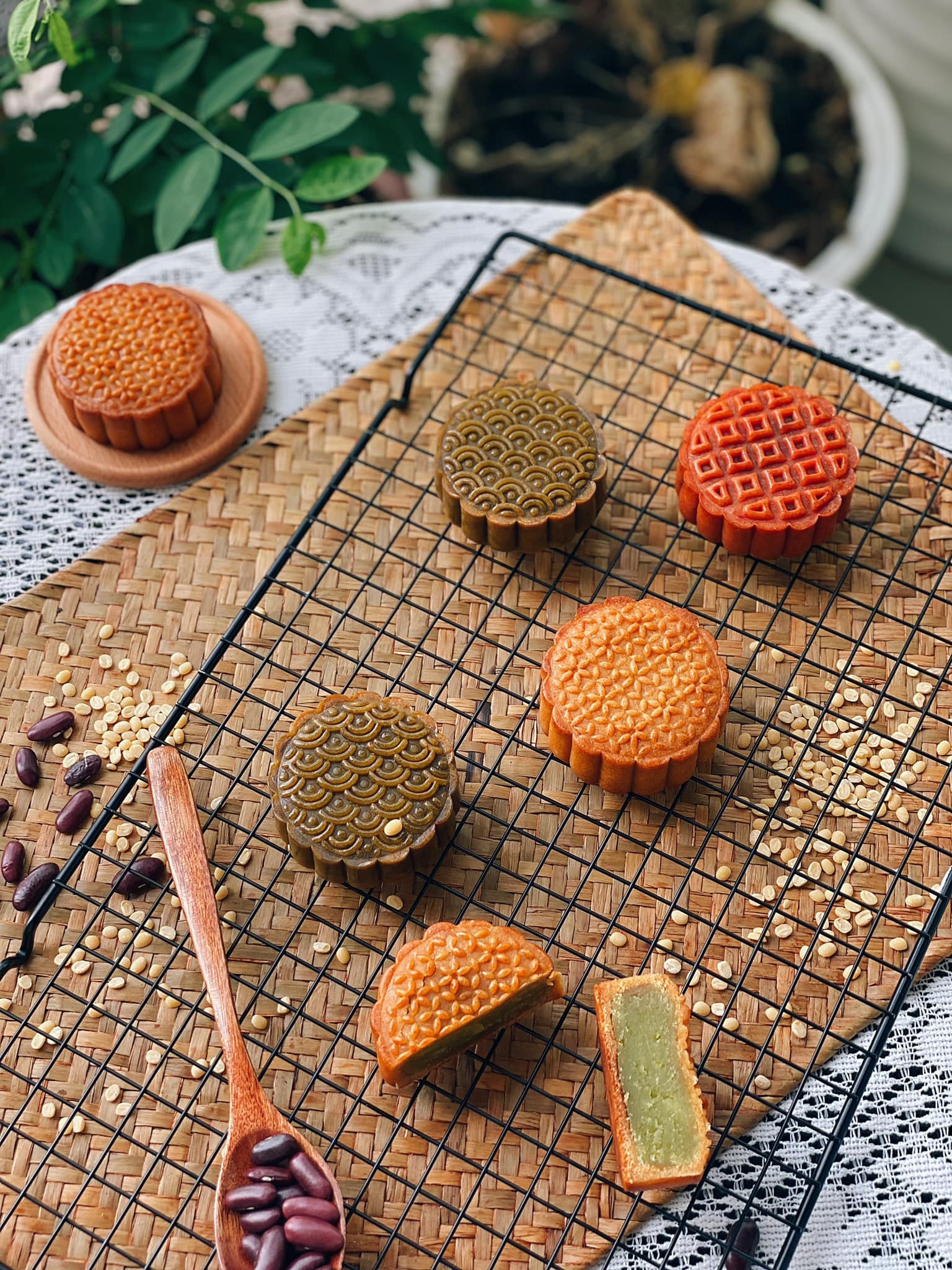 hoc nau an khi o nha gian cach anh 5