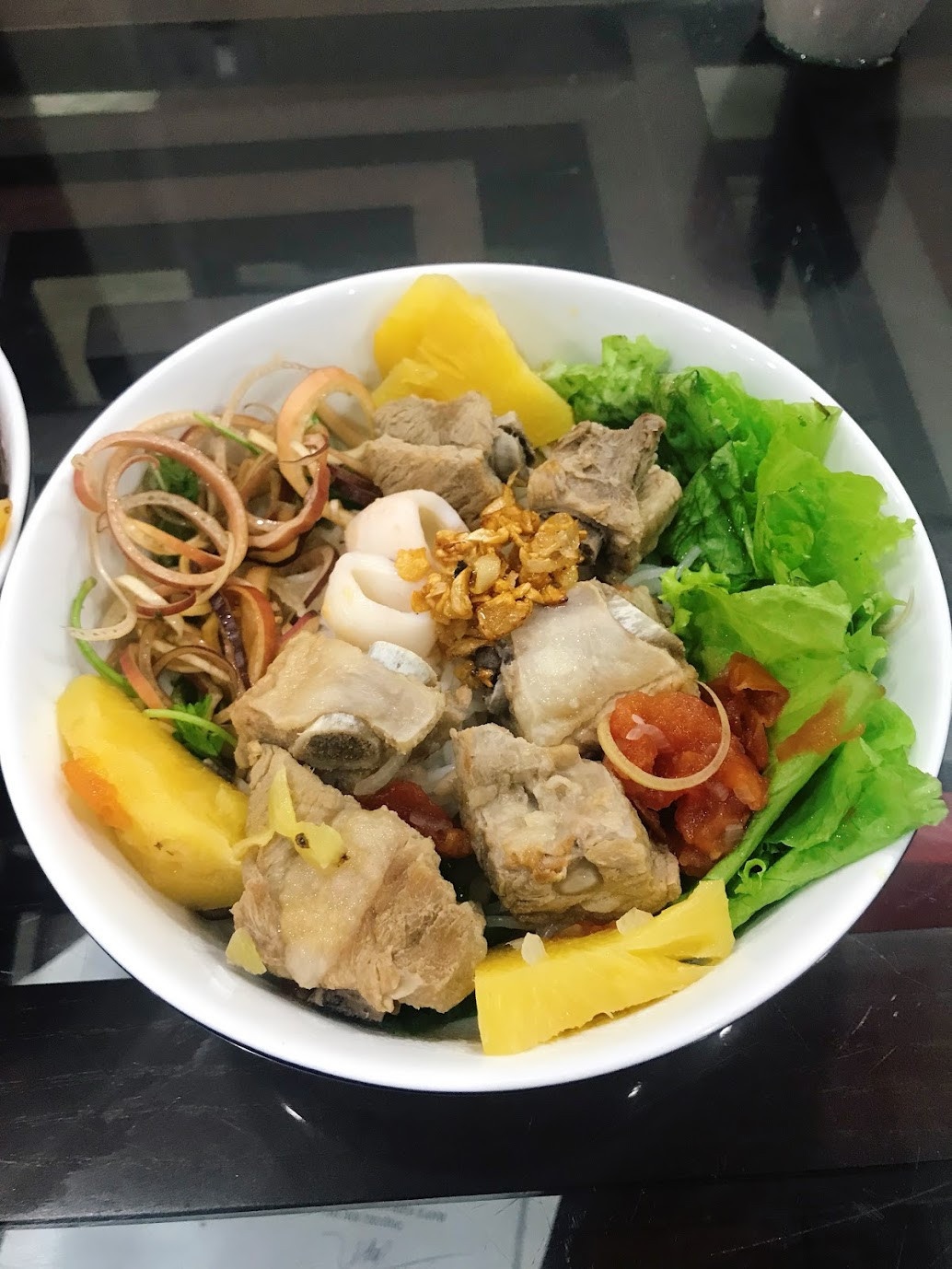 hoc nau an khi o nha gian cach anh 7