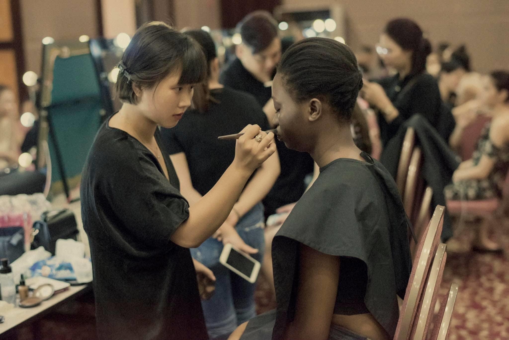 vui mung khi duoc di lam sau gian cach anh 5