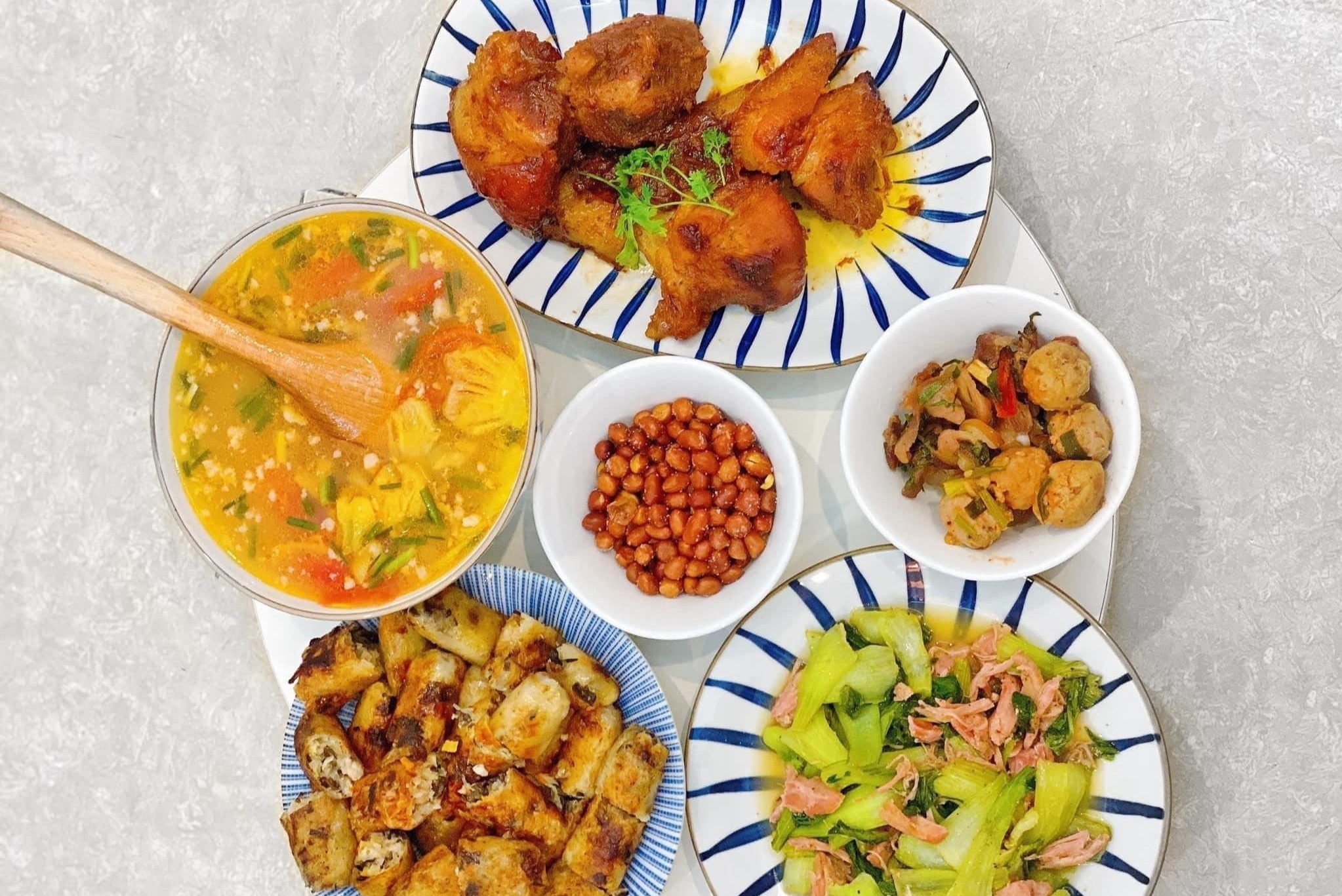Hau dai dich, nguoi tre yeu bep, tu nau an nhieu hon hinh anh