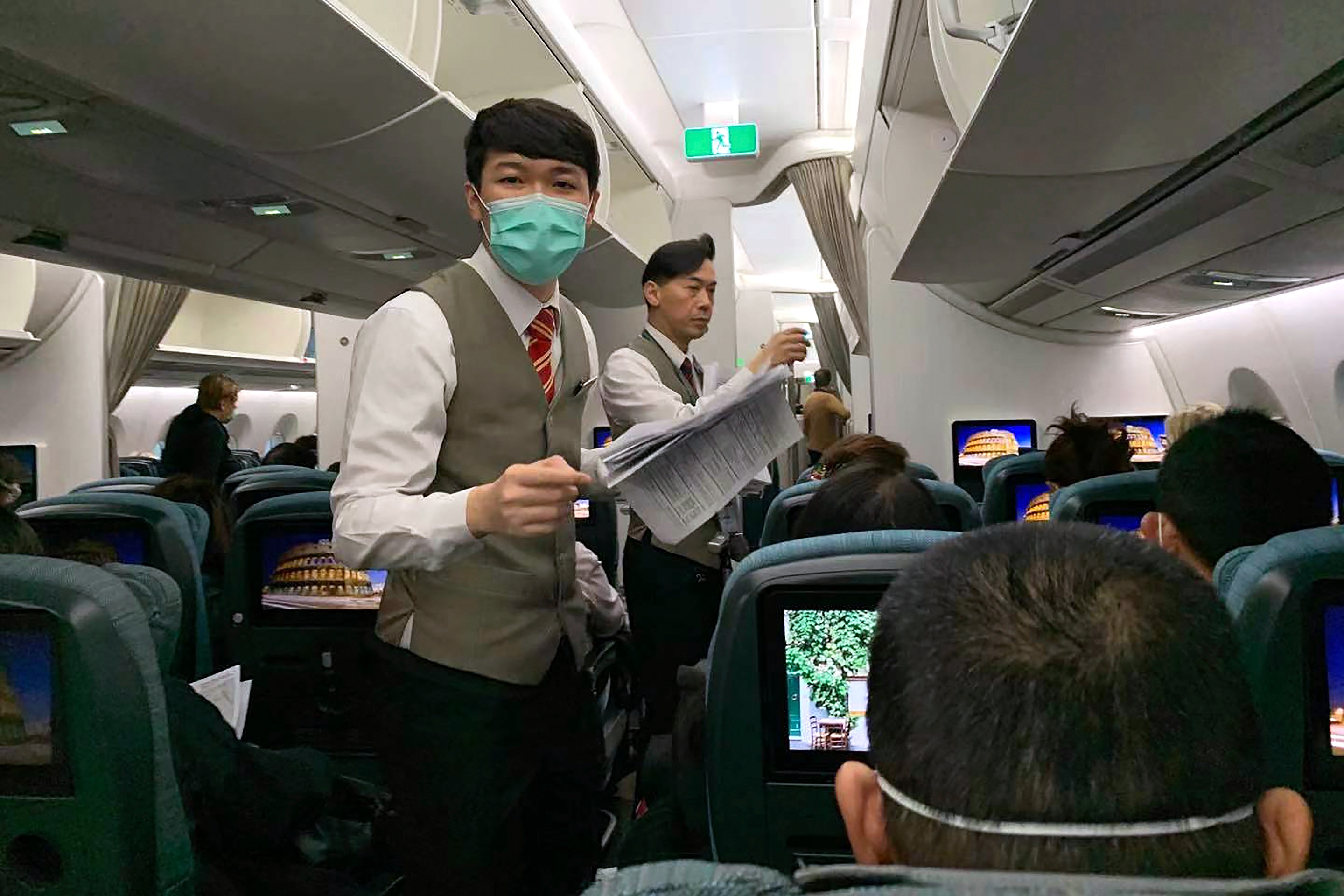 khách chưa tiêm vaccine Covid-19 đi máy bay ảnh 1 khach chua tiem vaccine Covid-19 di may bay anh 1