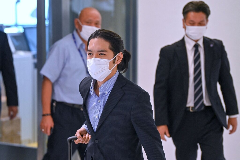 ong ngoai Cong chua Mako nhap vien anh 2