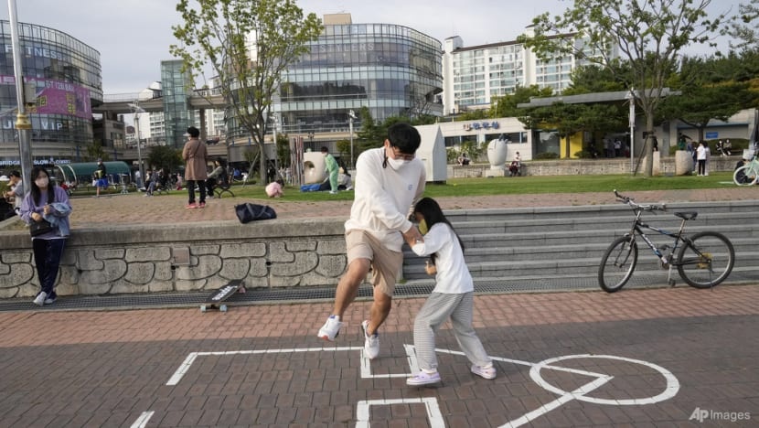 tre em bi anh huong tu Squid Game anh 1