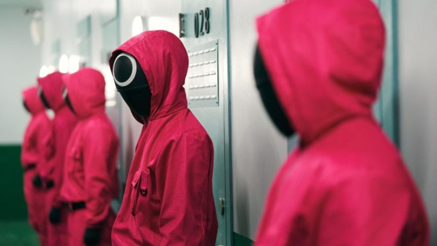 cam hoc sinh mac giong squid game anh 1