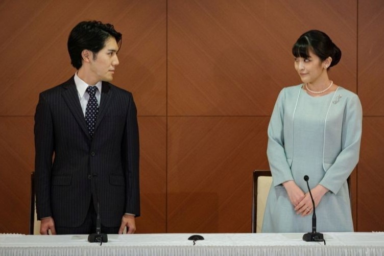 Vo chong cong chua Nhat Ban khong giong Hoang tu Harry va Meghan hinh anh