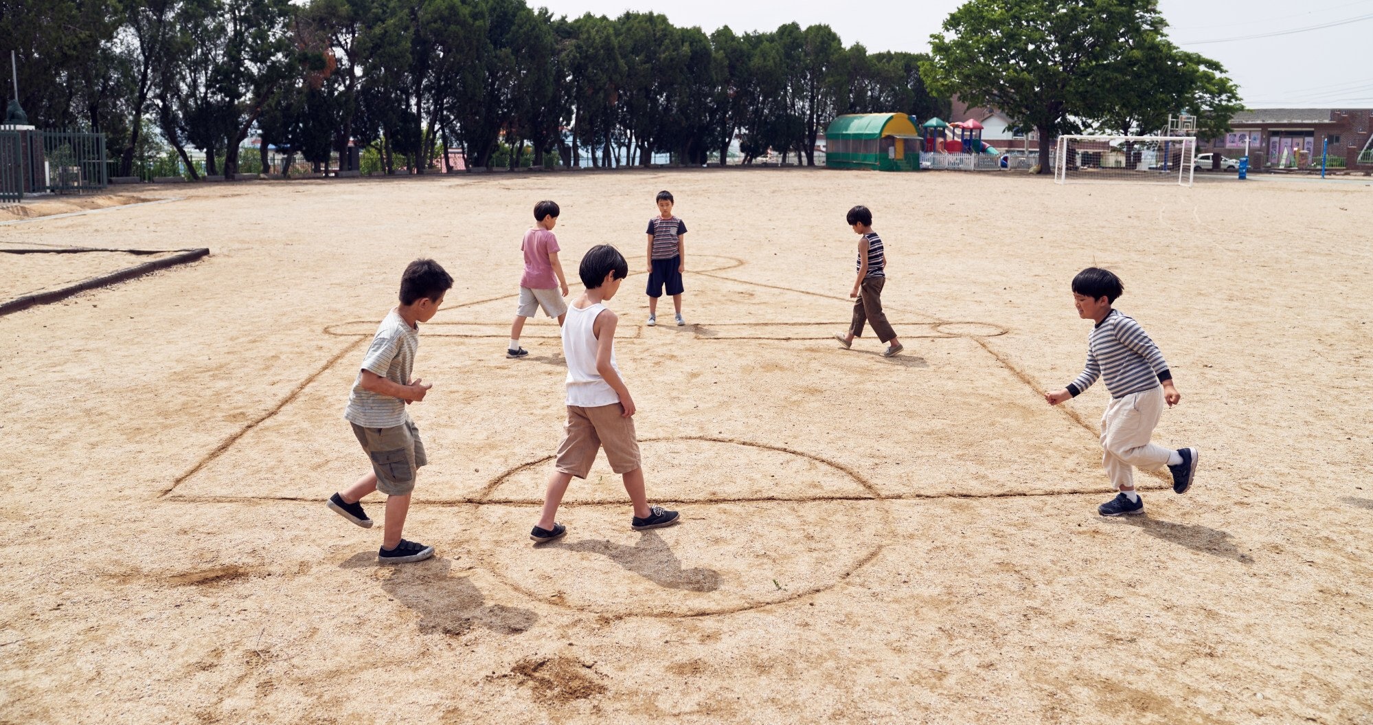 tre em bat chuoc phim Squid Game anh 2