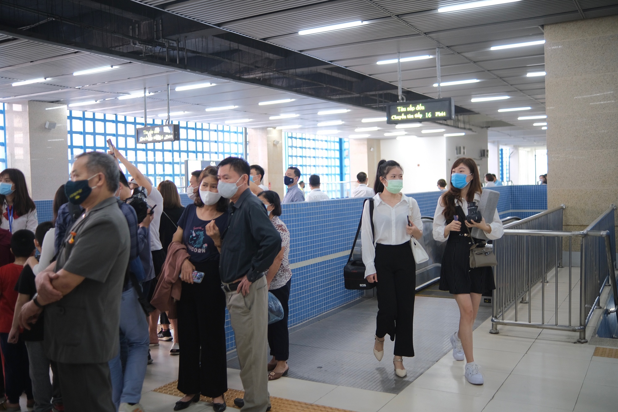 trai nghiem tau cat linh ha dong anh 2