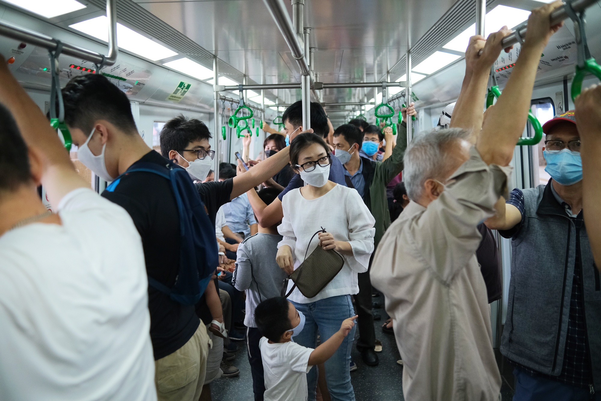 trai nghiem tau cat linh ha dong anh 12