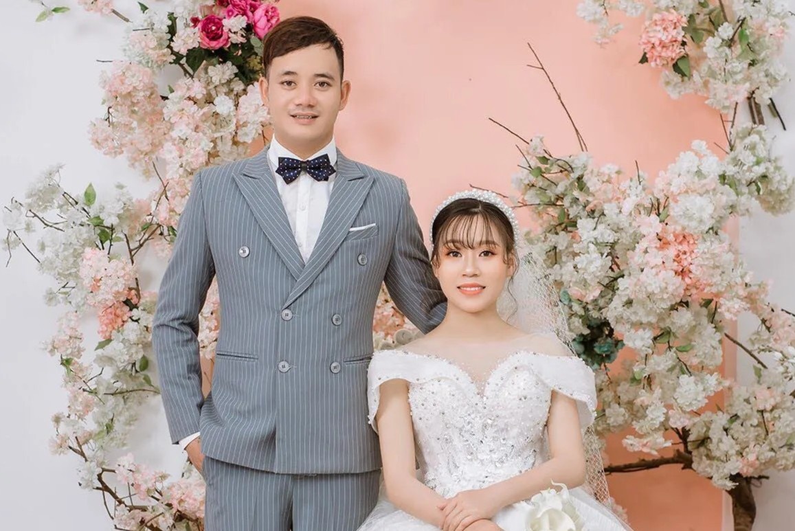 Co dau Nghe An tro da ngay trong dam cuoi hinh anh