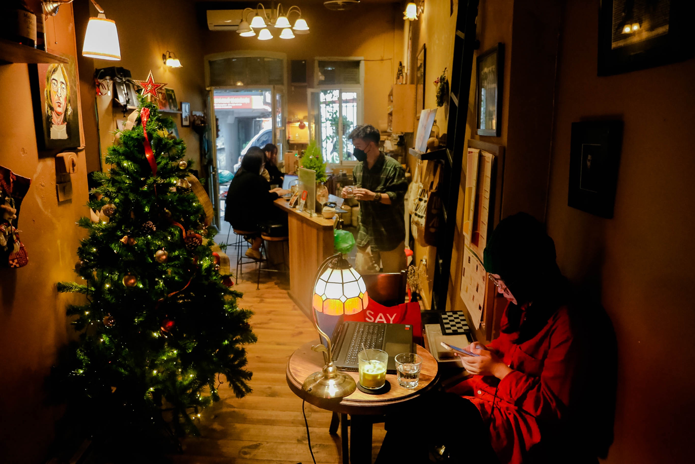 quan ca phe trang tri Giang sinh anh 6