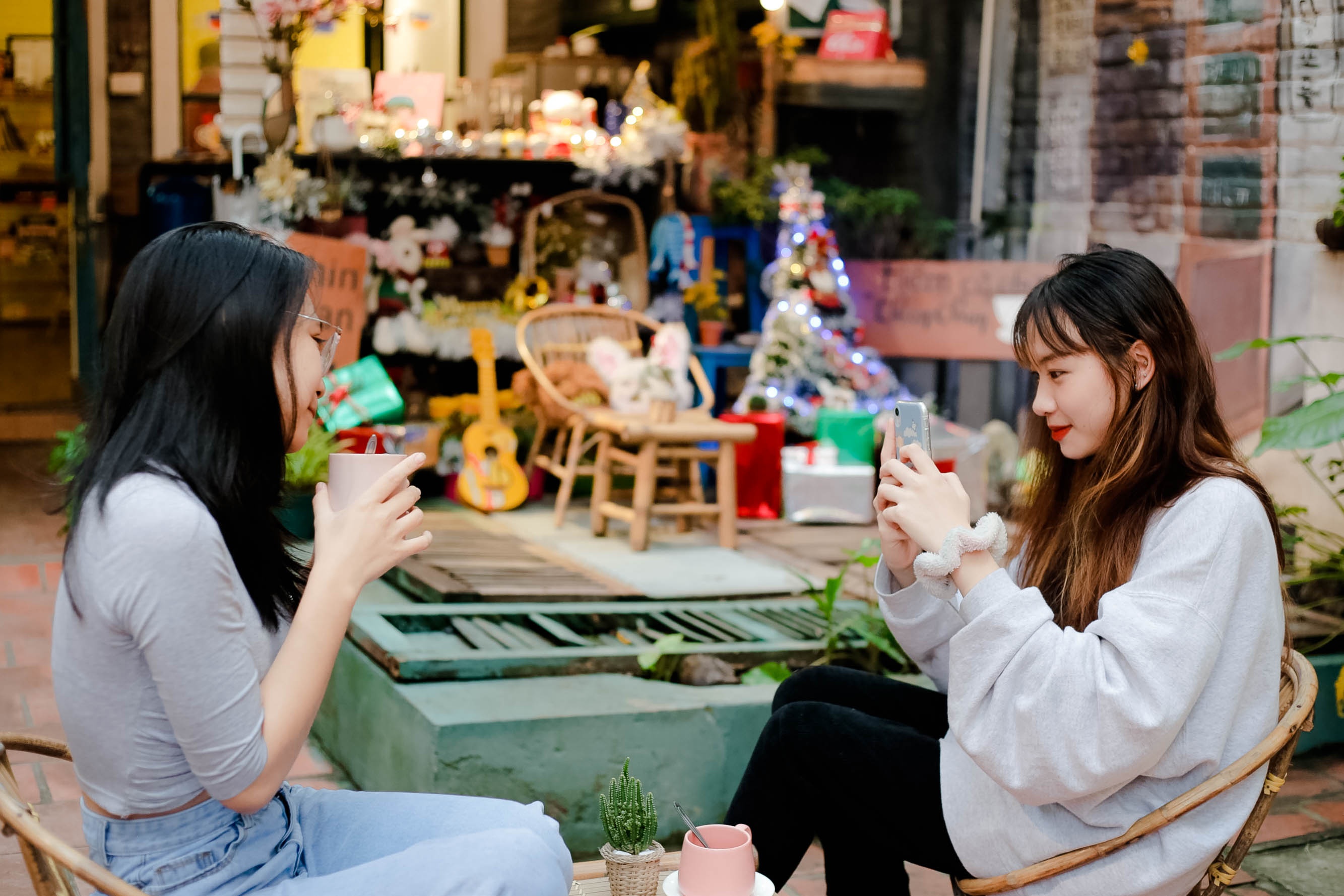 quan ca phe trang tri Giang sinh anh 4