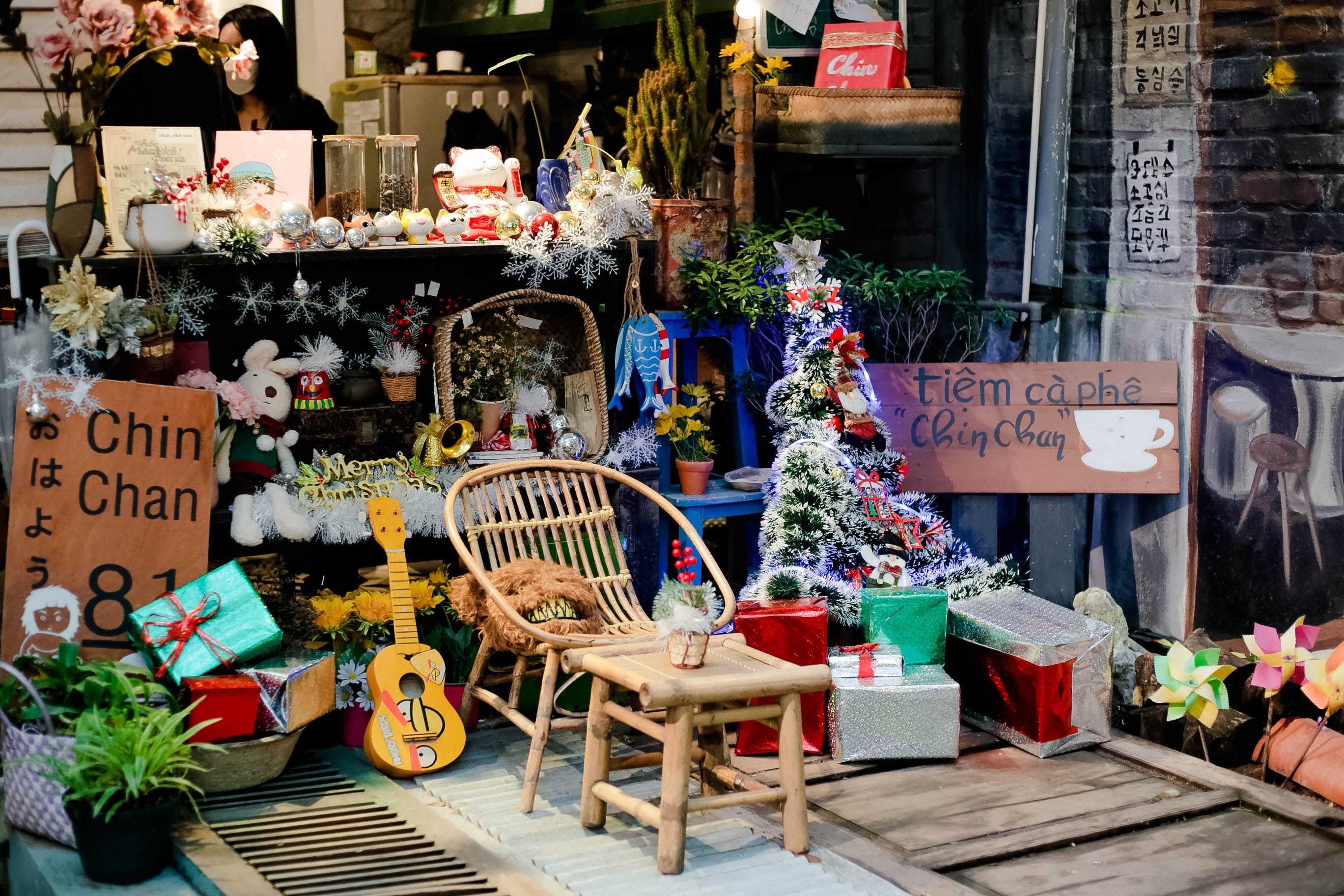 quan ca phe trang tri Giang sinh anh 2