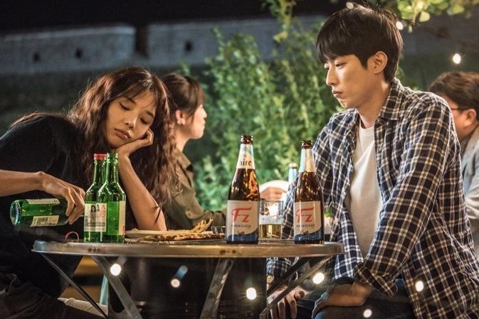 Gioi tre Han Quoc thich tiec tai gia hon di bar hau Covid-19 hinh anh