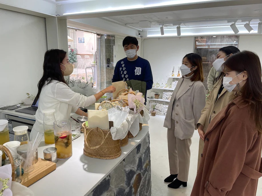 xu hướng ngồi không ở Hàn Quốc ảnh 3 xu huong ngoi khong o Han Quoc anh 3
