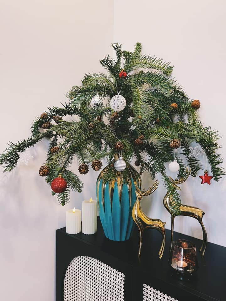 chi trăm triệu mua cây thông Noel ảnh 6 chi tram trieu mua cay thong Noel anh 6