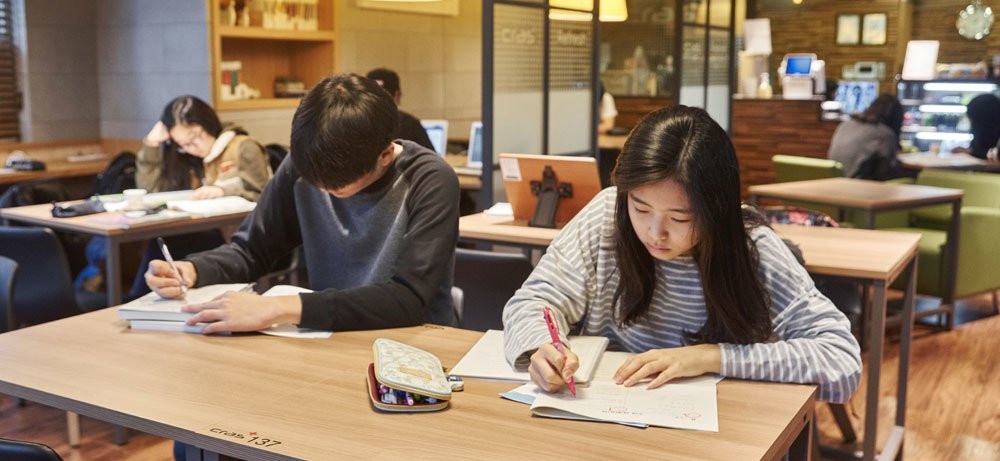 quy dinh cam nguoi gia tre em anh 4