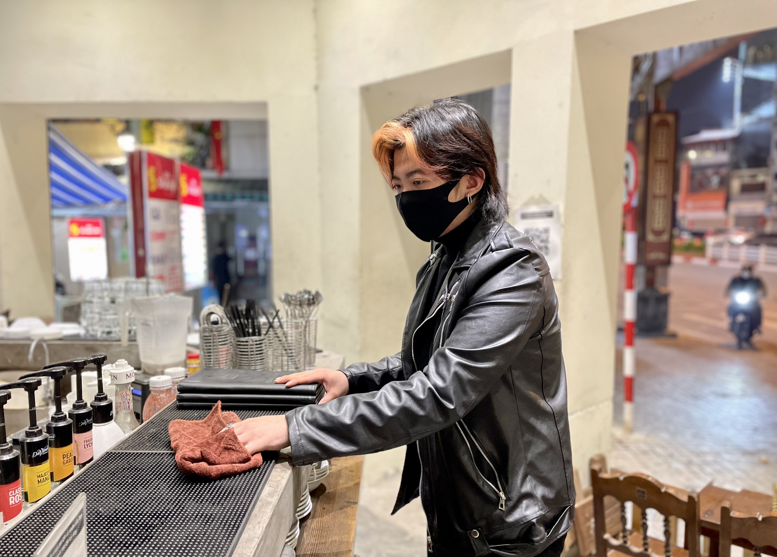 giới trẻ hết chỗ đón năm mới ảnh 6 gioi tre het cho don nam moi anh 6