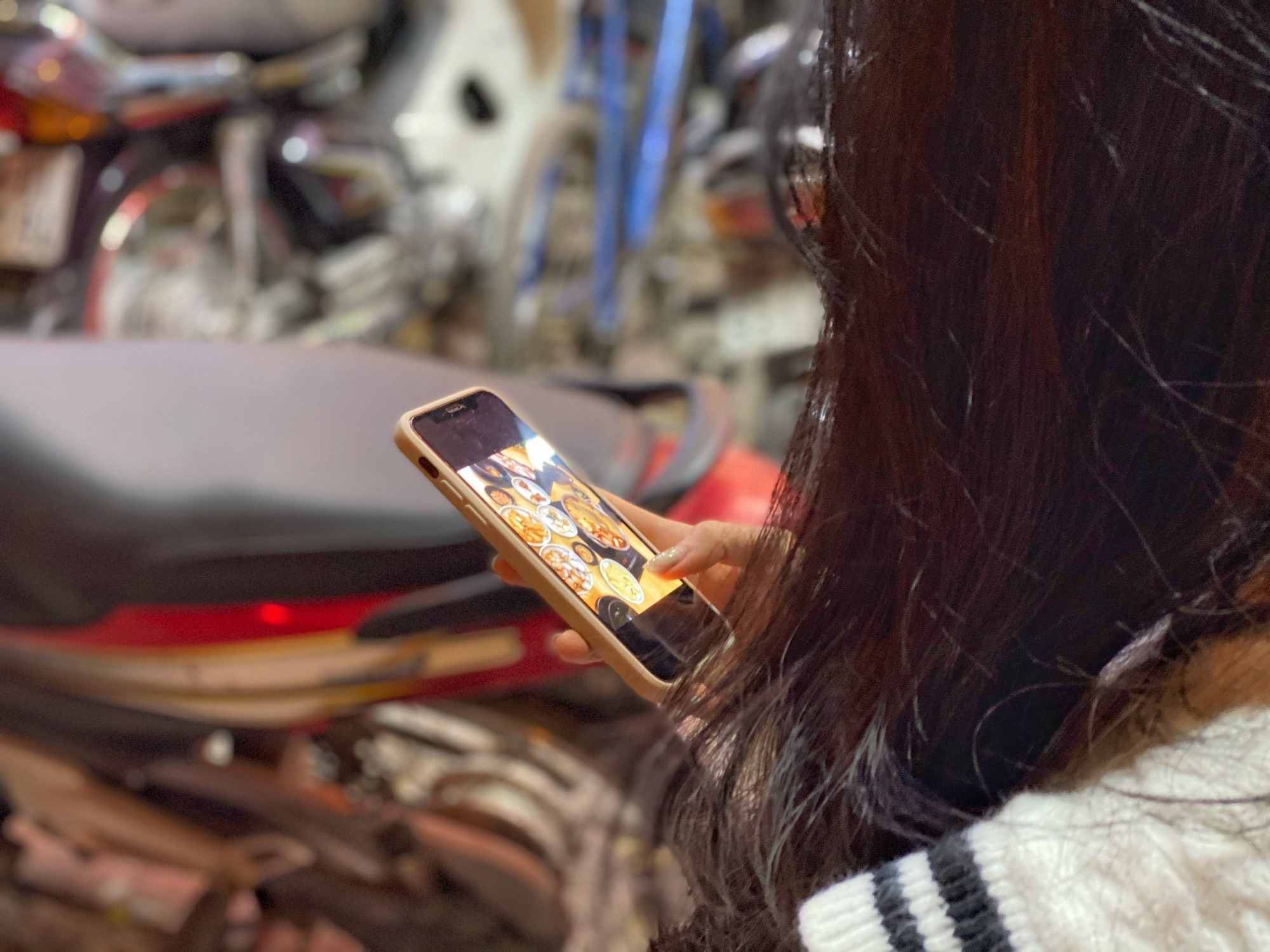 giới trẻ hết chỗ đón năm mới ảnh 5 gioi tre het cho don nam moi anh 5