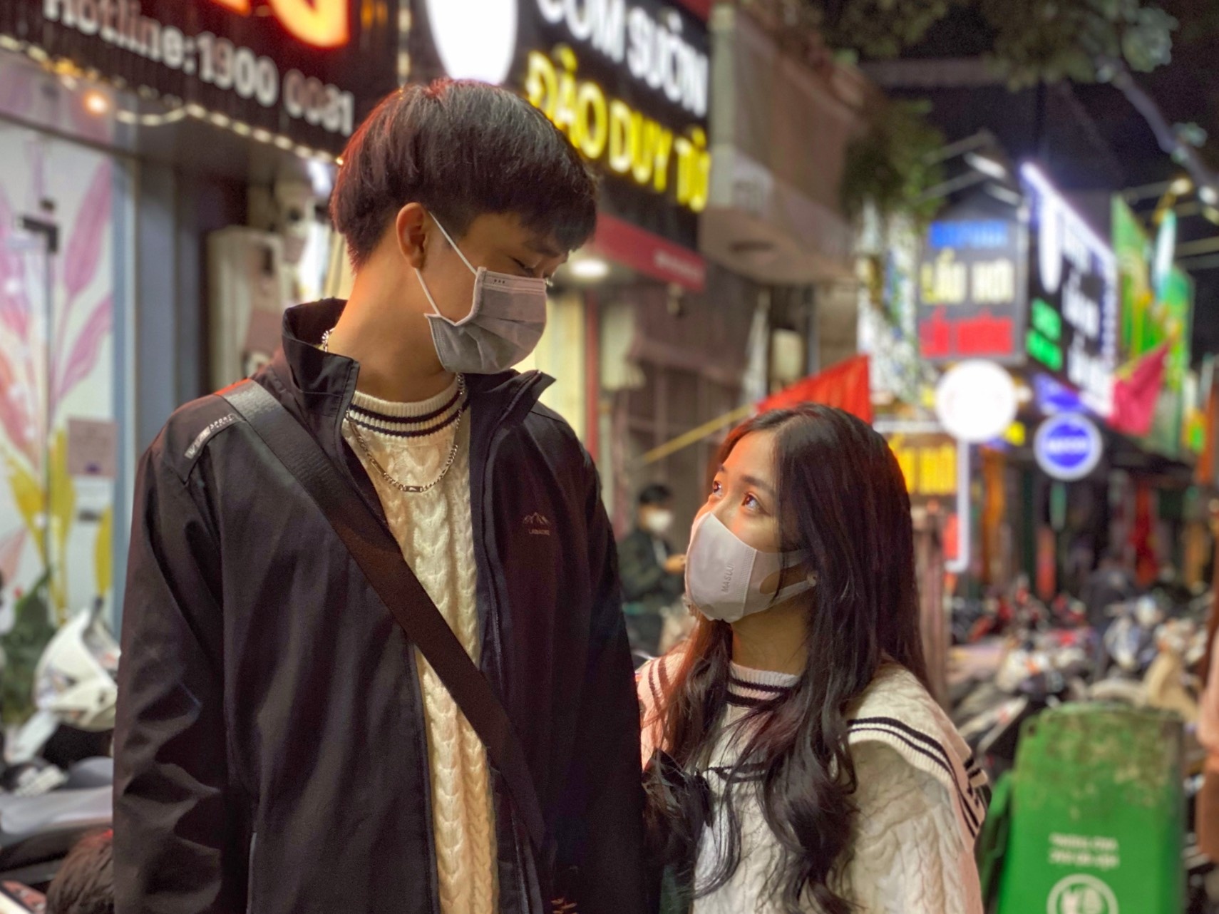 giới trẻ hết chỗ đón năm mới ảnh 4 gioi tre het cho don nam moi anh 4