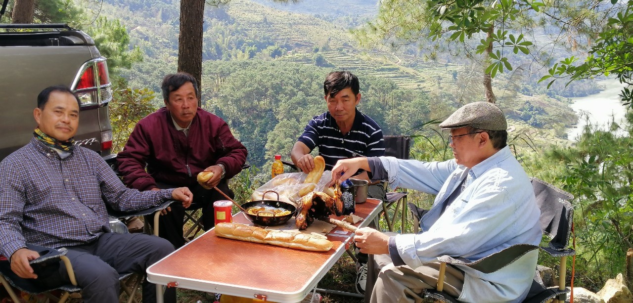 nhom ban U70 di phuot anh 7