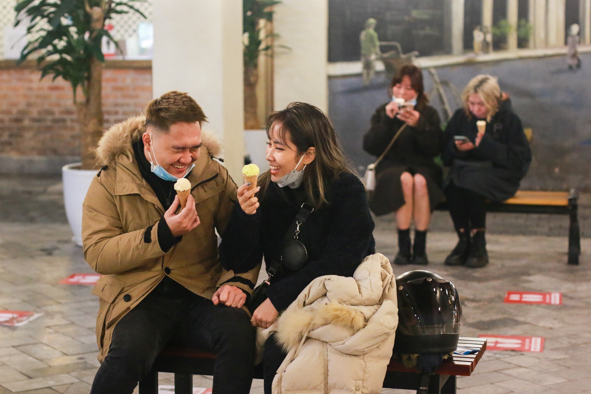 gioi tre an kem mua dong anh 5