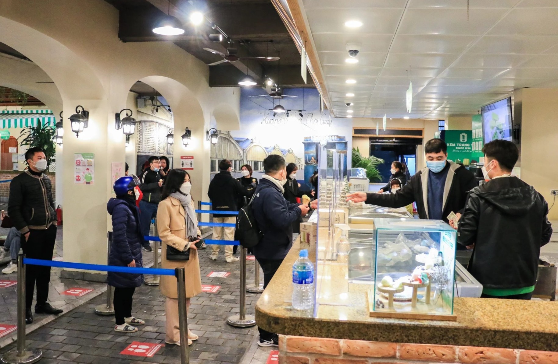 gioi tre an kem mua dong anh 2