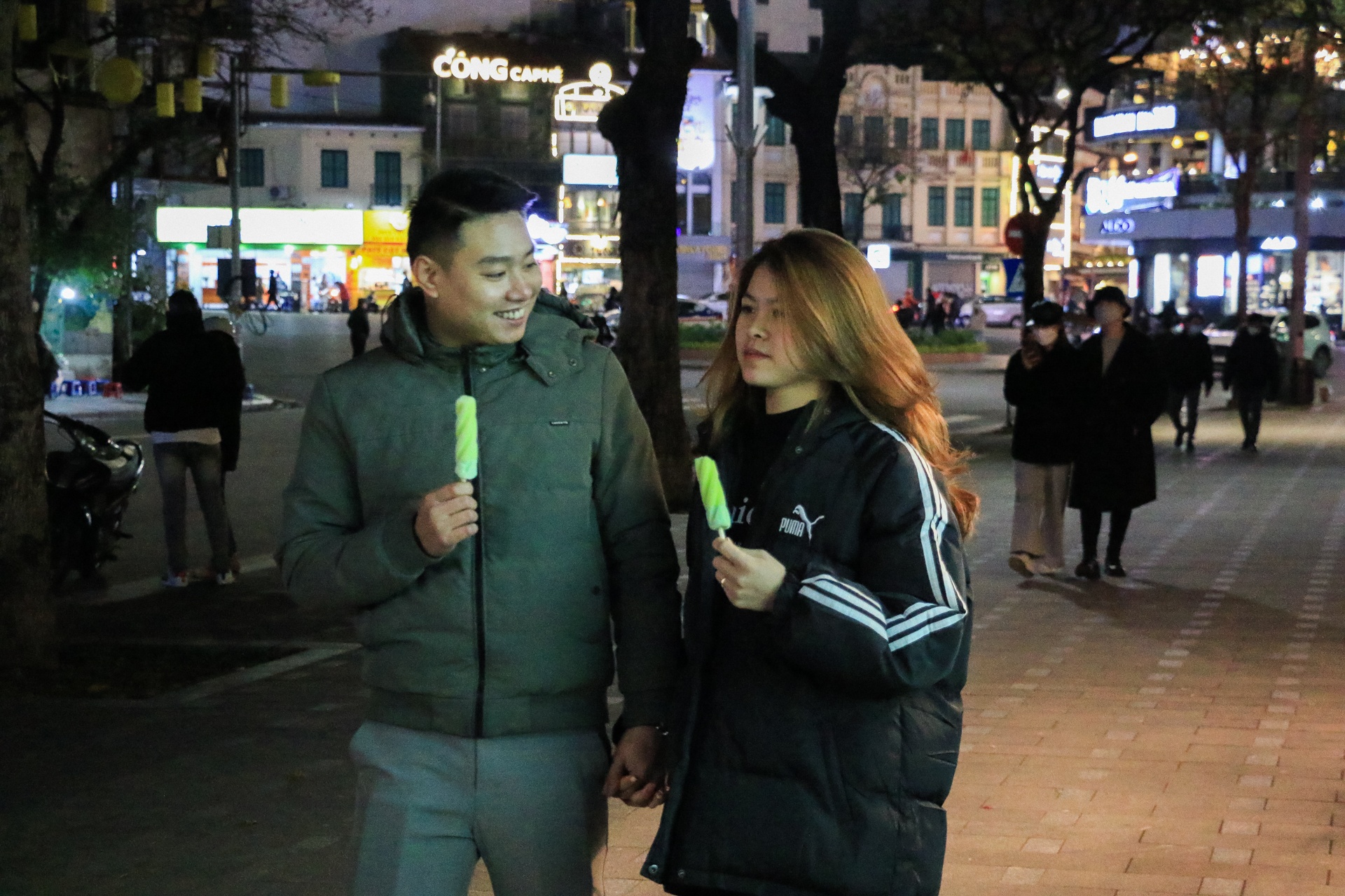 gioi tre an kem mua dong anh 10